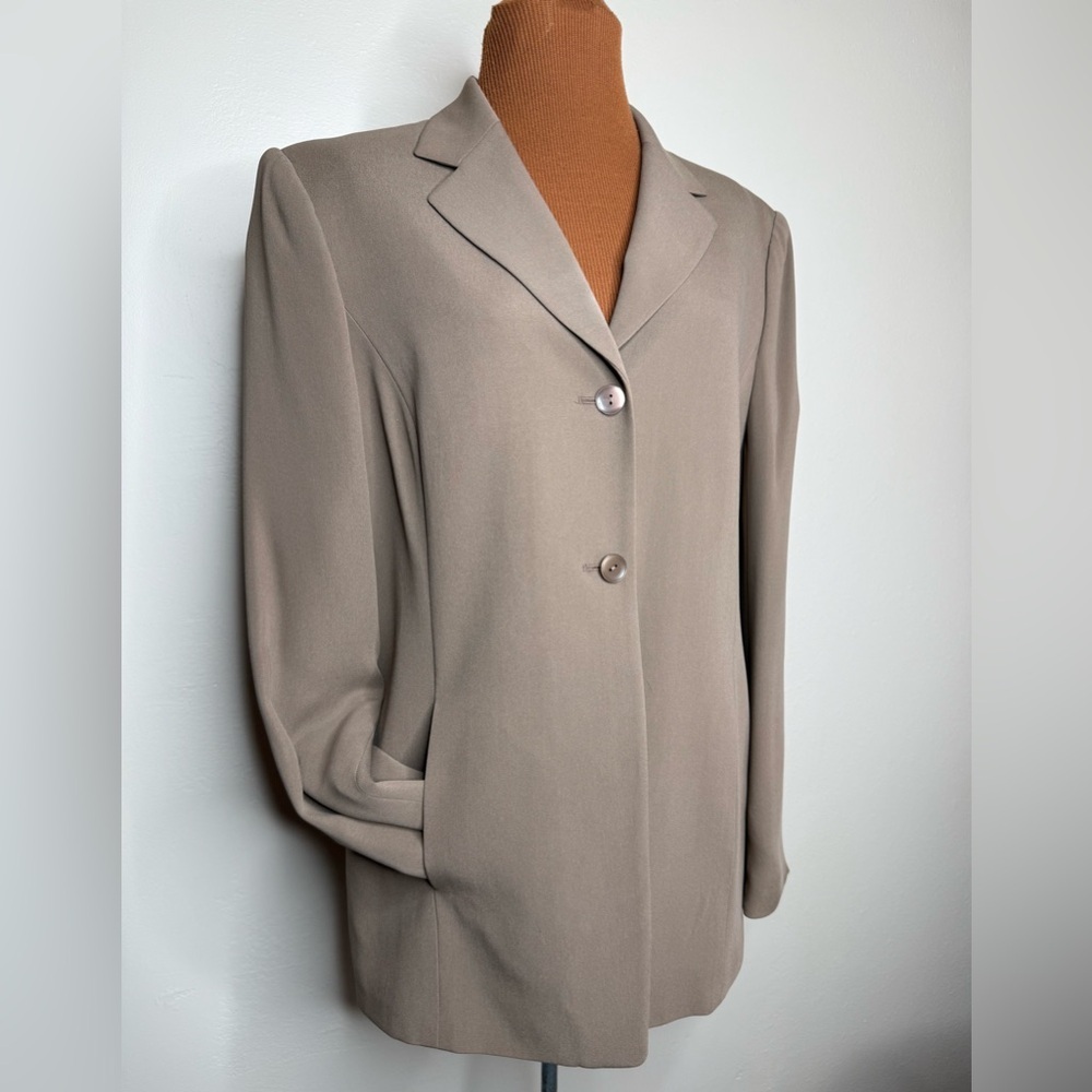 Talbots Silk Classic Two Button Tan Blazer Pockets Size 12 - Picture 2 of 9